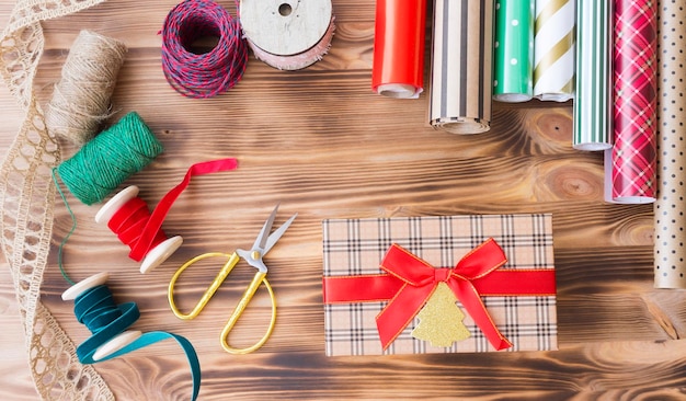 Zestaw do haftu w pudełku